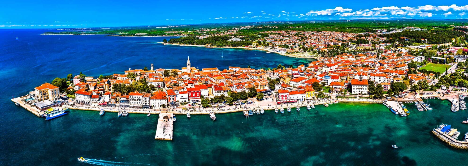 Luftaufnahme der alten Stadt von Porec in Kroatien